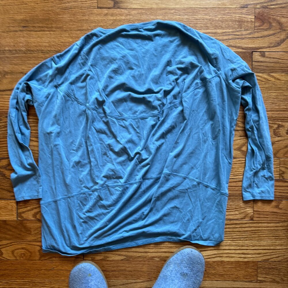 Lululemon Back in Action top, Size 6 - Picture 3 of 5